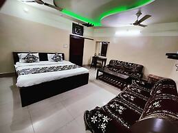 Hotel Vrindavan Palace