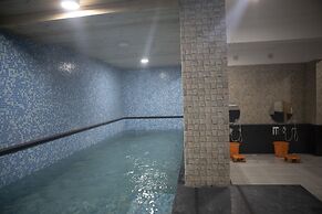 Courtyard By Yuhi