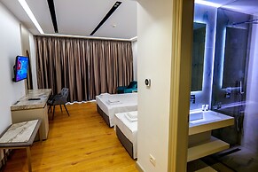 Chimaera Hotel