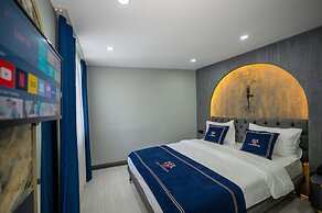 California Hotel