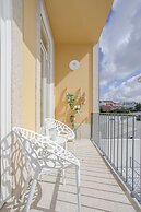 Liiiving - Downtown Balcony Studio