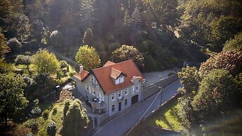 The Grove Houses