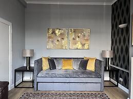 Apartment With City Views - Sleeps 3