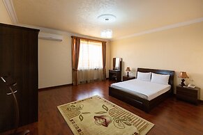 La Defense Hotel Yerevan