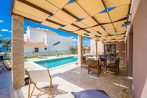 Villa Skyfall