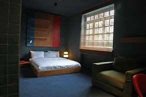Blueberry Nights Hotel