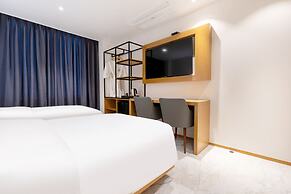 Daisy Hotel