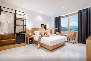 Daisy Hotel