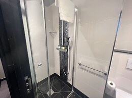 Great St Helen Hotel