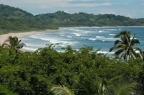 Burnt Toast Surf Camp - Hostel