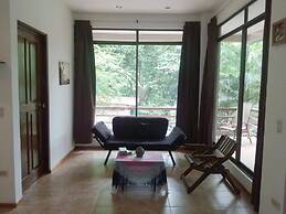 Burnt Toast Surf Camp - Hostel