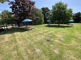 Brundish, Suffolk Large 4-bed Barn Stunning!