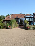 Brundish, Suffolk Large 4-bed Barn Stunning!