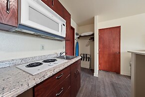 Quincy INN and Suites
