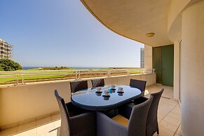 Seafront LUX Apart inc Pool, Upmarket Area
