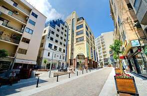 Contemporary 1BR Apartment, Central Location