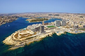 Prime Location Apartment With Side Seaviews