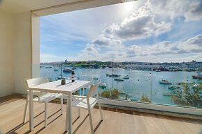 Superlative Apartment With Valletta and Harbour Views
