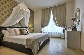 Luxury Apartment With Pool and Terrace, Top Location
