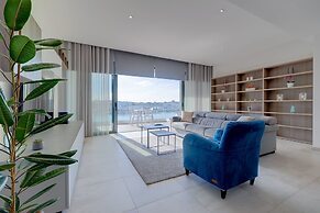Luxury Apartment With Valletta and Harbour Views