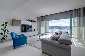 Luxury Apartment With Valletta and Harbour Views
