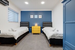Art Deco Luxury Apartment, Central Location