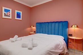 Art Deco Luxury Apartment, Central Location