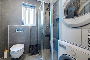 Art Deco Luxury Apartment, Central Location