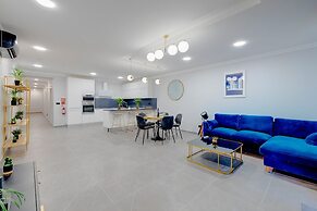 Art Deco Luxury Apartment, Central Location