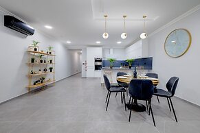 Art Deco Luxury Apartment, Central Location