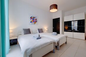 Marvellous Apartment With Valletta and Harbour Views