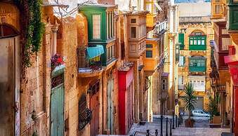 Central 1BR Apartment in Valletta