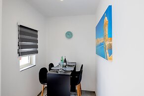 Perfect Location, Cosy 1BR Apartment