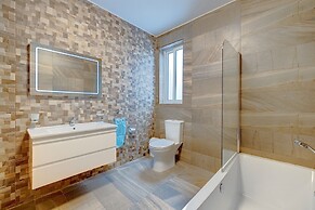Modern 2BR Apartment in Central St Julian's