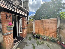 Private Studio Flat Great Location in Manchester