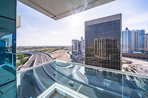 Spacious Apartment With Balcony in Business Bay