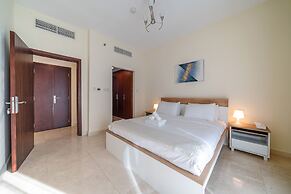 Spacious Apartment With Balcony in Business Bay