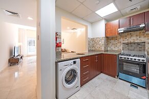 Spacious Apartment With Balcony in Business Bay