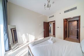 Spacious Apartment With Balcony in Business Bay
