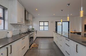 Dalton's, Langebaan 10-sleeper