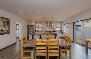 Dalton's, Langebaan 10-sleeper