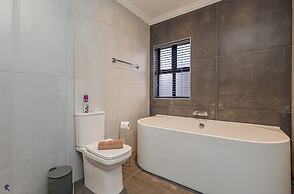 Dalton's, Langebaan 10-sleeper