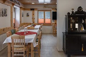 Apartments Storzek