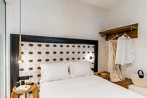 Amer Suites Fira