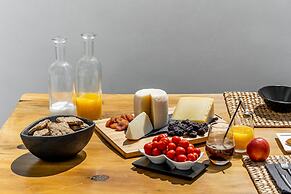 Amer Suites Fira
