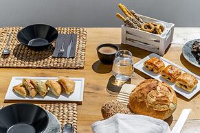 Amer Suites Fira