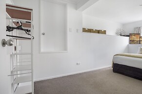 Bright 3-Bedroom Unit - WiFi & Parking