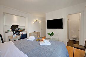Lean & Santi Apartments