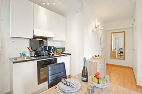Lean & Santi Apartments