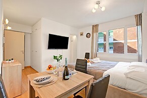 Lean & Santi Apartments